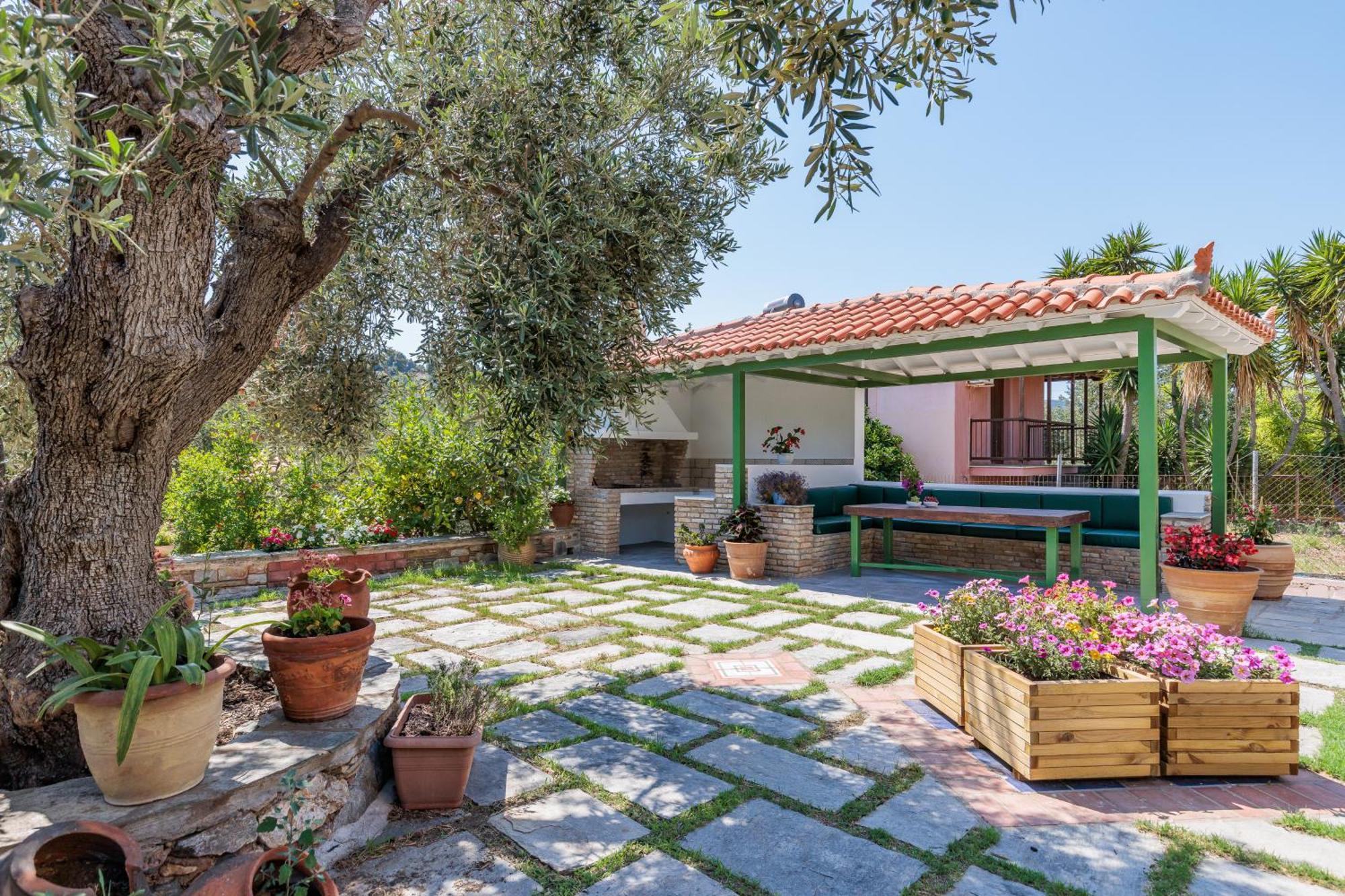 Aretousa Studios & Apartments Skopelos Town Exterior photo